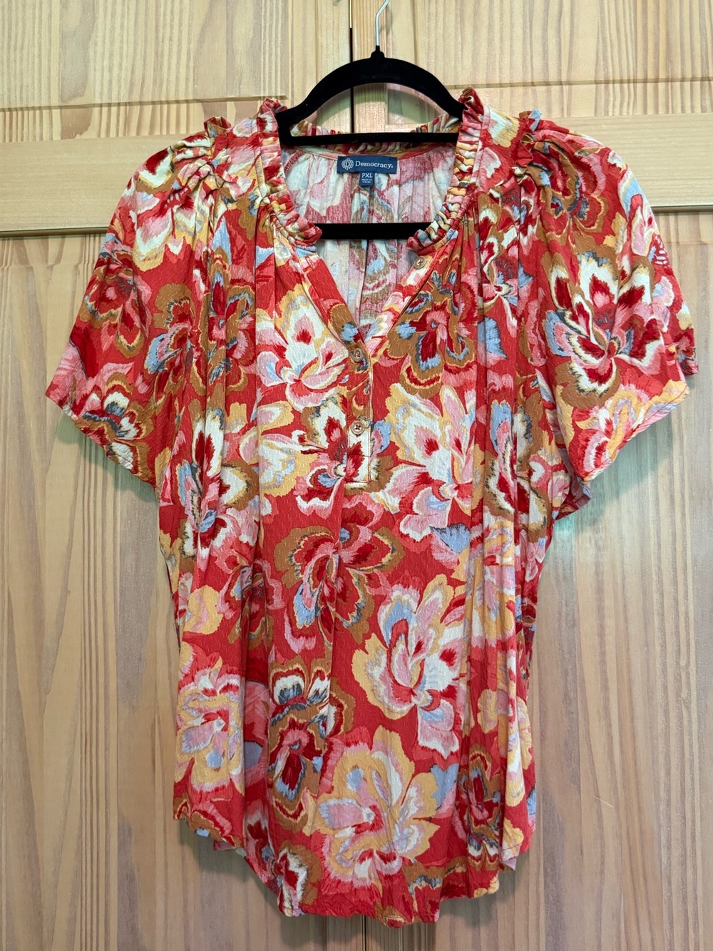 Democracy Floral V-Neck Ruffled Short-Sleeve Blouse in Coral Red
